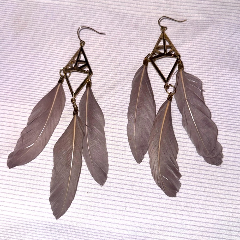 “M Style Lab" Earrings  w/ soft pink feathers EUC